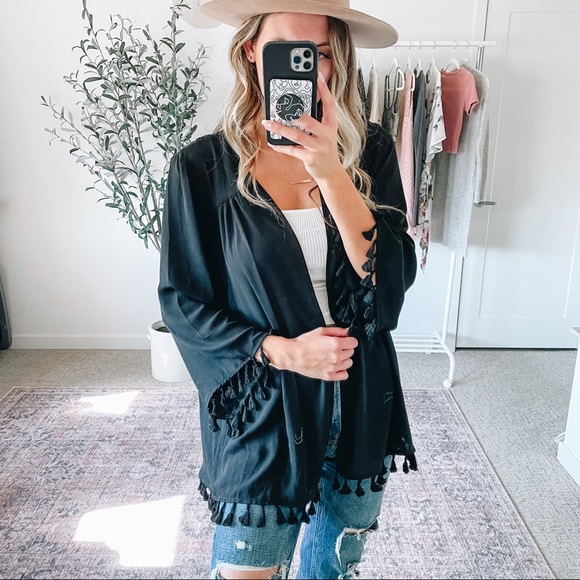 AUGUST SILK Black Boho Fringe Kimono - Picture 9 of 9